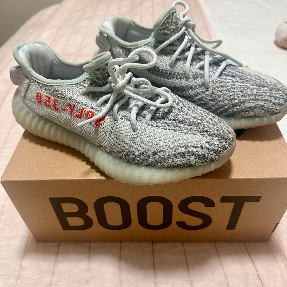 Yeezy Boost 350 Blue Tint 6.5M/8W, used but excellent condition. Original box.